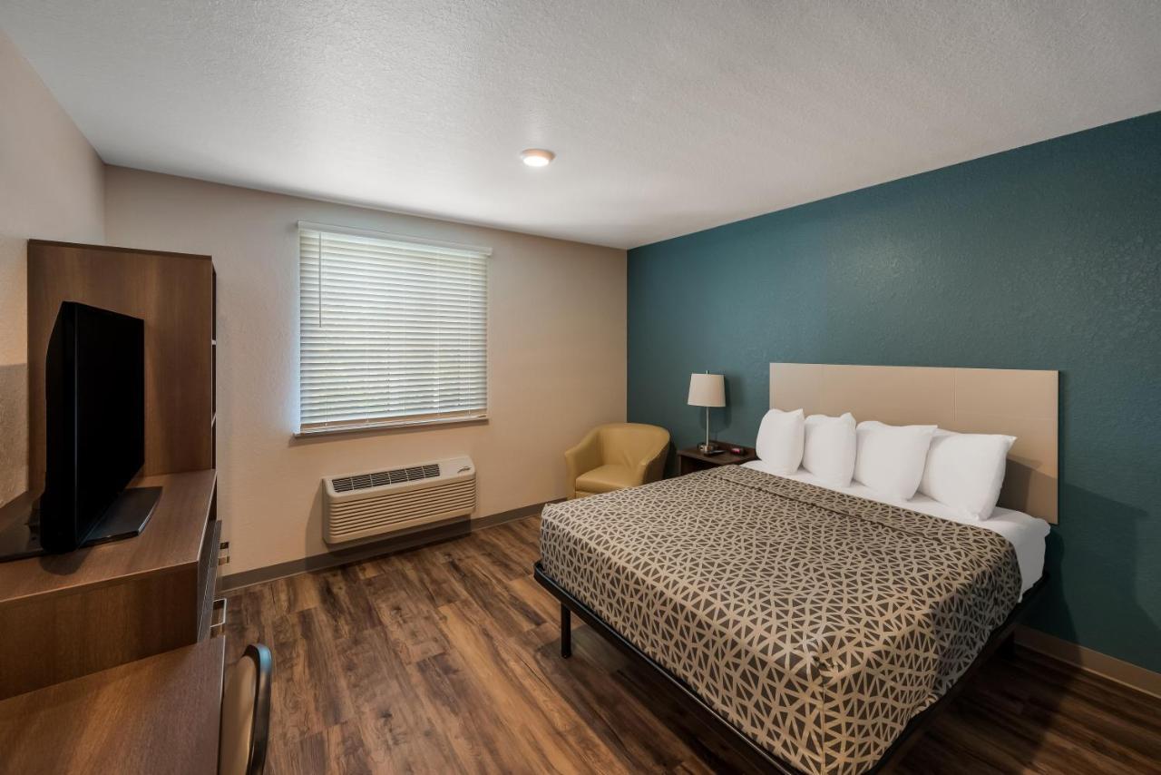 Woodspring Suites West Palm Beach Century Village  Exterior photo