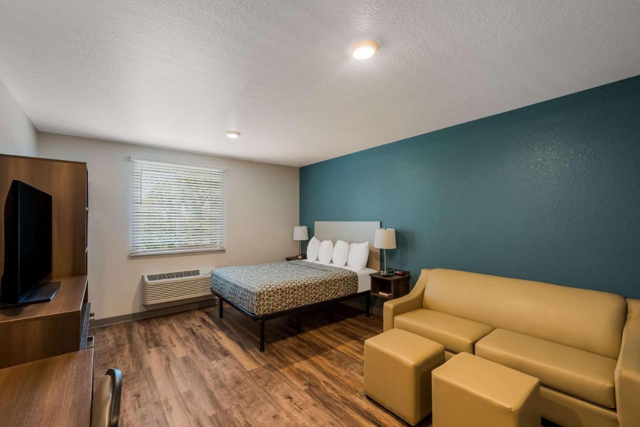 Woodspring Suites West Palm Beach Century Village  Exterior photo